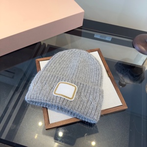 Gorro de Punto Cálido y Moderno de Marca de Lujo, 100% Lana Pura, Bordado 3D, Protección para las Orejas, Cálido, Apto para Hombres y Mujeres - Product Image 4