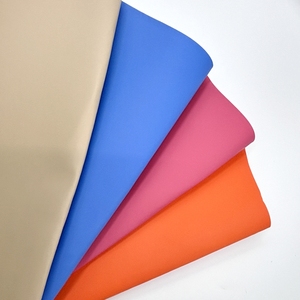 De7 Grain Premium PU-Kunstleder Beflocktes Wasserdichtes Metallisches Material für Sportschuhe Taschen Heimtextilien Bekleidungsanwendungen - Product Image 1