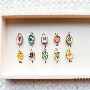 Collier en laiton plaqué or 18 carats pour femme, style vintage, avec pendentif fraise de la série Cartoon, peinture à l'huile DIY et haute résistance des couleurs - Product Image 5