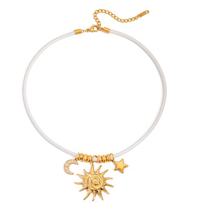 Collar con Colgante de Estrella, Sol y Luna, Chapado en Oro de 18K, Acero Inoxidable con Incrustaciones de Perlas, Diseño Geométrico, Joyería de Moda - Product Image 5