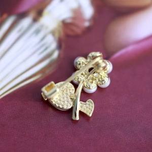 Zhuji 3-3.5 Natural Freshwater Pearl Flower Brooch Cuff Plated <b>Copper</b> Dual-Purpose <b>Jewelry</b> with Diamond Main Stone - Product Image 3