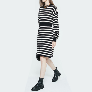 Vestido ajustado hasta la rodilla de punto a rayas blancas y negras de manga larga <span class=keywords><strong>para</strong></span> mujer - Product Image 3