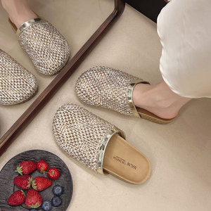 Women's Summer Outdoor Closed Toe Lightweight Anti-Slip Slippers with Rhinestone Decorated <b>Flat</b> <b>Sandals</b> - Product Image 2