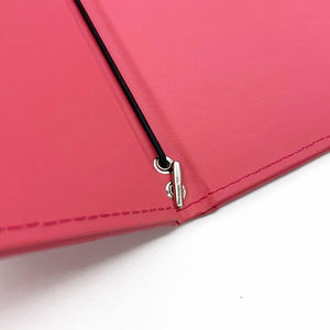 Cubierta de Menú de Cuero Rosa PU con Banda Elástica, Porta Menús de Lujo para Restaurante - Product Image 3