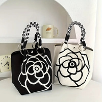 Tas Tangan Camellia Fashion Korea Tas Jinjing Rajutan Bunga Tas Ember Tahan Lama Tas Belanja Penyimpanan Kasual Bolso De Disenador