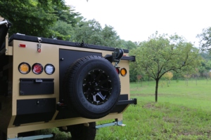 Camping-car tout-terrain moderne 4x4 Remorque <span class=keywords><strong>pliante</strong></span> <span class=keywords><strong>Caravane</strong></span> légère Conception Fourniture d'usine Pliable et peut accueillir <span class=keywords><strong>4</strong></span> <span class=keywords><strong>personnes</strong></span> - Product Image 3