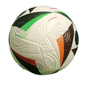 Taille 5 personnalisée en usine PU Football antichoc durable pour l'entraînement pour l'Amérique Mexique pour les matchs de la <span class=keywords><strong>Coupe</strong></span> <span class=keywords><strong>du</strong></span> <span class=keywords><strong>monde</strong></span> Logo imprimé - Product Image 1
