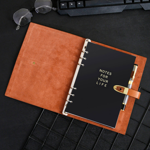 Cahier en cuir de haute qualité A5 avec boucle pour cadeau - Product Image 3