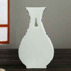 Chinese Stijl Kleine Blauwe En Witte Porseleinen Vaas Klassieke Keramische Bloem Muur Opknoping Vazen Buitenshuis Voor Woondecoratie - Product Image 3