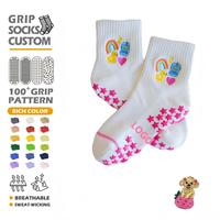 Chaussettes de Pilates personnalisées avec logo brodé, chaussettes de yoga et de Pilates sur mesure
