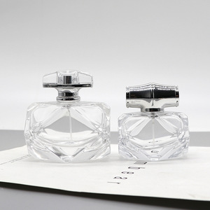 Flacon pulvérisateur de 30 ml et 80 ml, en verre carré en forme de diamant, pour emballage de parfum - Product Image 1