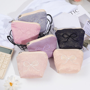 Pochette de rangement personnalisée <span class=keywords><strong>en</strong></span> tissu de soie avec motif petit nœud, pour maquillage, écouteurs, clés, cartes, portefeuille, porte-monnaie, avec logo brodé, pour usage quotidien - Product Image 2