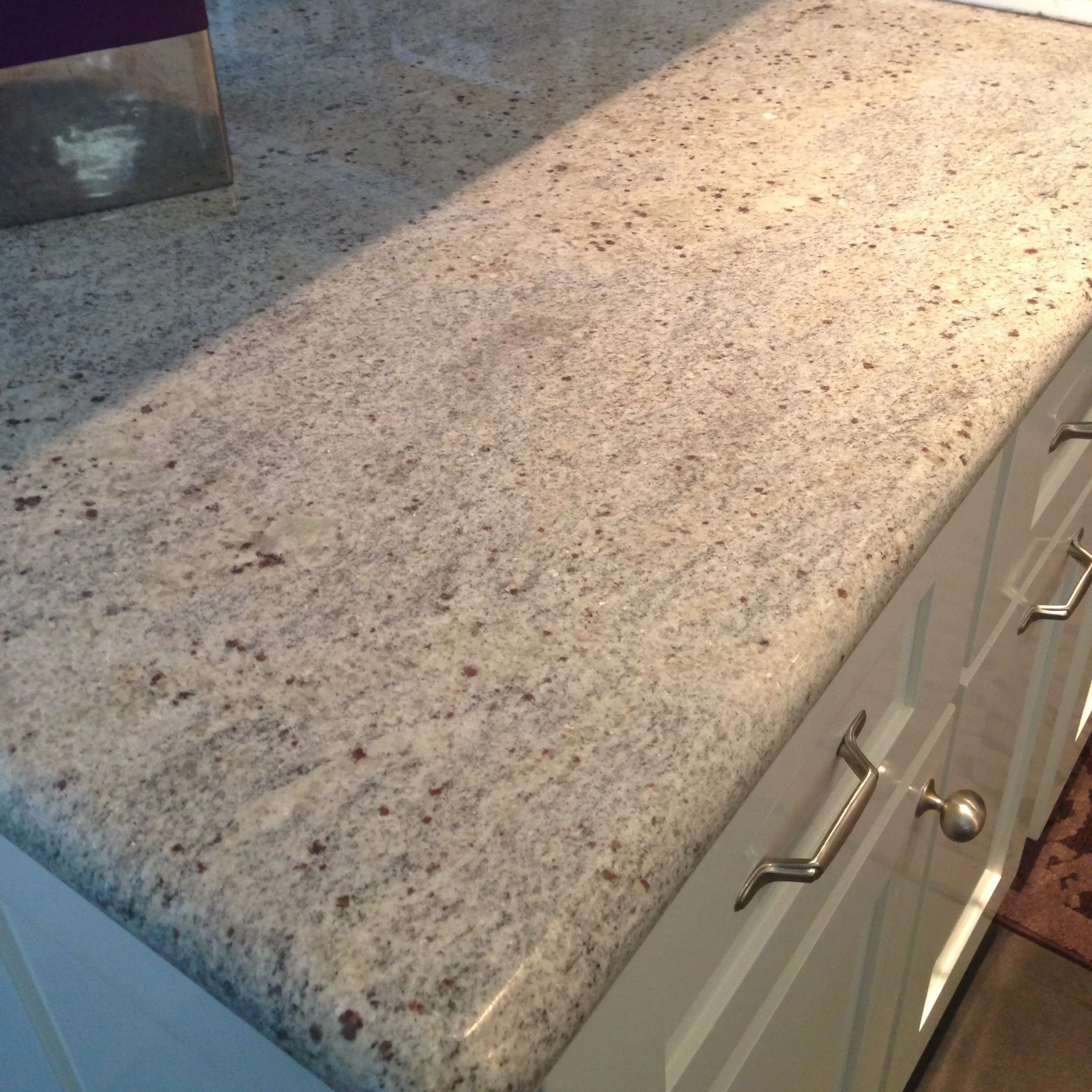 Crazy Sale Kashmir White Granite Platte Abdeckung Großhandels preise Steinplatten Lieferant Kashmir White Granite Preis Bodenfliesen