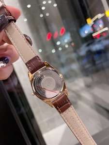 Reloj de Lujo de Alta Gama para Pareja, Movimiento Mecánico Automático, Correa de Cuero de Cocodrilo, Esfera de Nácar, Resistente al Agua, para Omegaes - Product Image 5