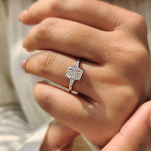 Bague en diamant de laboratoire exquis, coupe de précision, style moderne, parfaite pour les cadeaux de bijoux personnalisés, design élégant en provenance d'Inde - Product Image 4