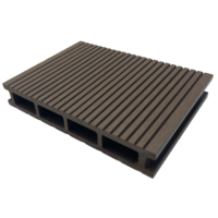 Platelage de sol en WPC ignifuge antidérapant et résistant aux UV imperméable pour espace extérieur résidentiel commercial prix d'usine