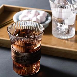 Taza de café de vidrio con diseño vertical de grano de madera, estilo moderno, para oficina, té y zumo, con aislamiento térmico. - Product Image 4