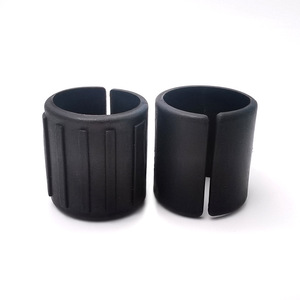 Abrazadera de plástico tipo C abierta de Shih Hung Plastics para patas de muebles, con abertura redonda, color negro, diseño moderno y sencillo. - Product Image 2