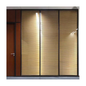 Cloison de bureau modulaire en aluminium et verre, design moderne, haute qualité, personnalisable, isolation acoustique STC 35, amovible, pour salon - Product Image 2