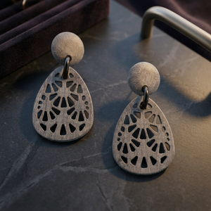 Boucles d'oreilles créoles dorées en corne de buffle, style mignon, vente chaude 2026, écologiques, faites à la main, mode du Vietnam - Product Image 2