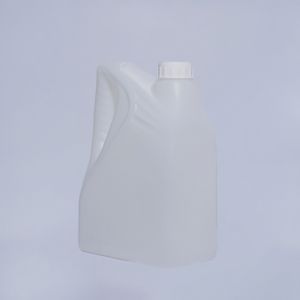 Bidón de Plástico HDPE Blanco de 4L, Resistente y Personalizado, con Tapa de Rosca, para Gasolina y Aceite de Motor - Product Image 1