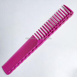 Peignes de coupe fins professionnels de qualité japonaise Peigne à cheveux de barbier professionnel pour le style de salon Matériau en résine - Product Image 3