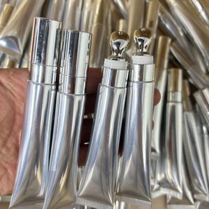 Top Tendance Végétalien Extrême Lèvres Repulpant Repulpant Gloss Acide Hyaluronique Beurre de Karité Blanchissant Hydratant Marque Privée - Product Image 1