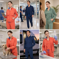 Ensemble de tenue médicale unisexe 3 pièces : veste de maintien au chaud doublée en maille, haut à col en V, pantalon jogger – Uniforme d'hôpital, vêtements de travail médicaux personnalisables avec logo