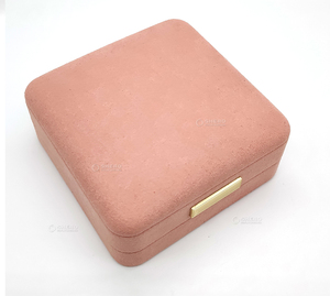 Caja de terciopelo Shero caja abierta geométrica de franela rosa para uso de COLLAR COLGANTE - Product Image 4