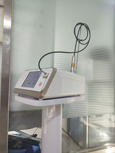 Máquina de Belleza Portátil con Láser de Diodo de 980 Nm para Terapia de Venas Faciales, Eliminación de <span class=keywords><strong>Arañas</strong></span> <span class=keywords><strong>Vasculares</strong></span> y Tratamientos Vascular - Product Image 3