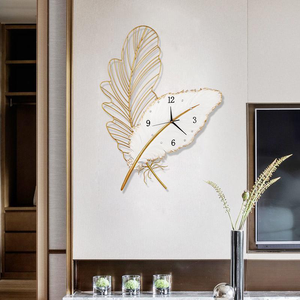 Horloge murale décorative créative en métal <span class=keywords><strong>de</strong></span> luxe, motif Ginkgo, à mouvement à quartz, pour salon, style élégant - Product Image 3