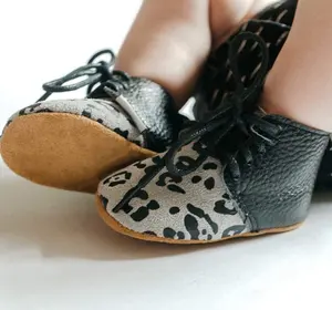 2019手工婴儿粉色皮革学步婴儿可爱鞋女孩男孩婴儿鞋