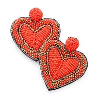 Anting-anting menjuntai hati manik-manik biji buatan tangan romantis untuk anak perempuan anting-anting manik-manik Hari Valentine untuk perayaan cinta Jatuh Mode