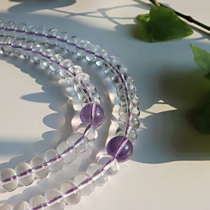 Mala di Perle di Cristallo Bianco, Rosario Buddista con 108 Perle di Ametista e Quarzo, Nappa Etnica e Spirituale - Product Image 3