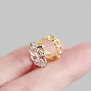 Pendientes <span class=keywords><strong>de</strong></span> aro <span class=keywords><strong>de</strong></span> cadena <span class=keywords><strong>de</strong></span> eslabones mínimos <span class=keywords><strong>de</strong></span> <span class=keywords><strong>Plata</strong></span> <span class=keywords><strong>de</strong></span> Ley 925 para mujer delicados Mini <span class=keywords><strong>aros</strong></span> Huggie con chapado en oro para boda o regalo - Product Image 2