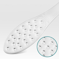 Râpe à pieds double face en acier inoxydable, monobloc moulé, surface texturée, éliminateur de callosités, outil de pédicure pour soins des peaux mortes