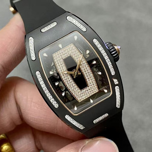 Montre-bracelet mécanique de luxe avec boîtier en céramique, mouvement squelette et entièrement décorée de diamants en moissanite étincelante - Product Image 2