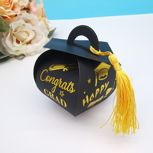 Caja <span class=keywords><strong>de</strong></span> <span class=keywords><strong>Dulces</strong></span> <span class=keywords><strong>con</strong></span> Forma <span class=keywords><strong>de</strong></span> Birrete <span class=keywords><strong>de</strong></span> Graduación, Recuerdos para Fiesta <span class=keywords><strong>de</strong></span> Graduación, Caja <span class=keywords><strong>de</strong></span> Regalo <span class=keywords><strong>con</strong></span> Borla Dorada, Pequeño Souvenir para Invitados <span class=keywords><strong>de</strong></span> la Clase <span class=keywords><strong>de</strong></span> 2026 - Product Image 1