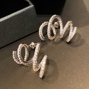 Orecchini a Cerchio Rotondi Eleganti e Minimalisti, Gioielli Chic per Donne, per Uso Quotidiano, Outfit da Festa, Accessorio Regalo - Product Image 2