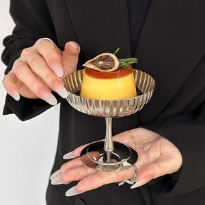 Coupe à dessert cannelée en acier inoxydable, gobelet métallique sur pied pour cocktails, glaces et mousses - Product Image 4