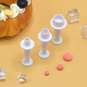 Moule en plastique écologique jetable pour biscuits, en forme d'étoile, avec bouton à ressort, pour fondant, <span class=keywords><strong>emporte</strong></span>-pièces 3 pièces - Product Image 3