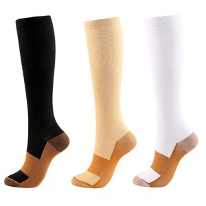 Chaussettes hautes <span class=keywords><strong>anti</strong></span>-<span class=keywords><strong>fatigue</strong></span> personnalisées pour le genou Chaussettes de compression en cuivre pour le soulagement de la <span class=keywords><strong>douleur</strong></span> - Product Image 1