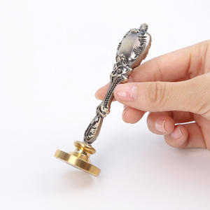Sceau de cire rétro avec poignée en métal pour enveloppe de lettre - Product Image 1
