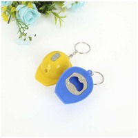 Promotion Bon marché Logo personnalisé Porte-clés ouvre-bouteille en plastique LED en forme de casque