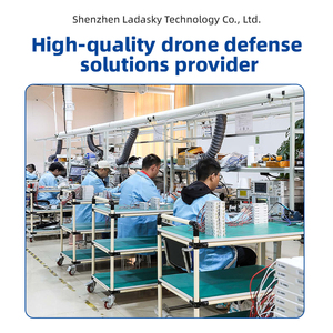 Di động cầm tay UAV Drone Detector 3km dài Phạm vi điều khiển từ xa 100-6000Mhz báo động Drone cầm tay alarmer bảo vệ an ninh - Product Image 5