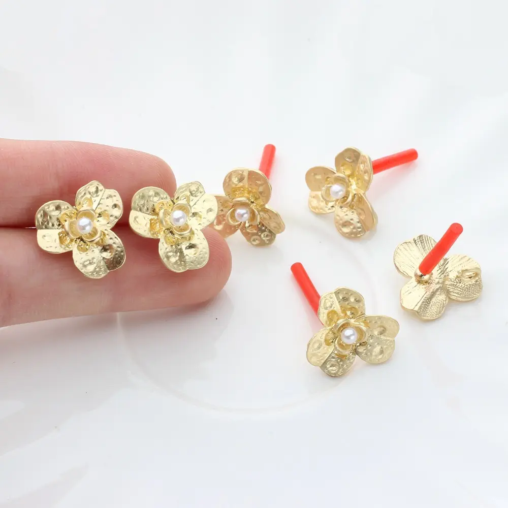 Quantità di ordine minimo di moda fiori orecchini di perle in lega di zinco orecchini per la creazione di gioielli accessori