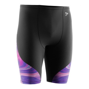 ชุดว่ายน้ำผู้ชายที่แข็งแรงทนทาน ผลิตจากผ้ากันคลอรีน พร้อมดีไซน์ตามหลักสรีรศาสตร์เพื่อการต้านทานแรงต้านน้ำที่ดีขึ้น - Product Image 4