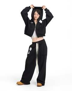 เสื้อฮู้ดดี้ HSG รุ่น Rabbit ทรงบ็อกซี่ ผ้าฟลีซ 380gsm แบบยูนิเซ็กซ์ พร้อมฮู้ดหูกระต่าย เชือกผูกที่แขนเสื้อ ริบบิ้น และเข็มกลัดถอดได้ - Product Image 6