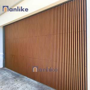 Anlike Vente <span class=keywords><strong>en</strong></span> gros Vertical isolé 16x7 <span class=keywords><strong>Auvent</strong></span> mural <span class=keywords><strong>en</strong></span> aluminium 12x8 Portes <span class=keywords><strong>de</strong></span> <span class=keywords><strong>garage</strong></span> à lattes <span class=keywords><strong>en</strong></span> grain <span class=keywords><strong>de</strong></span> <span class=keywords><strong>bois</strong></span> Guangzhou - Product Image 4