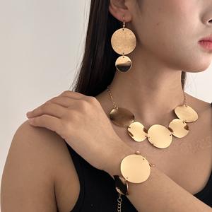 Conjunto de Joyería de Moda Tiyo, Chapado en Oro de 14K, Aretes Circulares, Collar y Pulsera, para Mujer, Diseño Geométrico, Aleación de Zinc, Moderno - Product Image 1